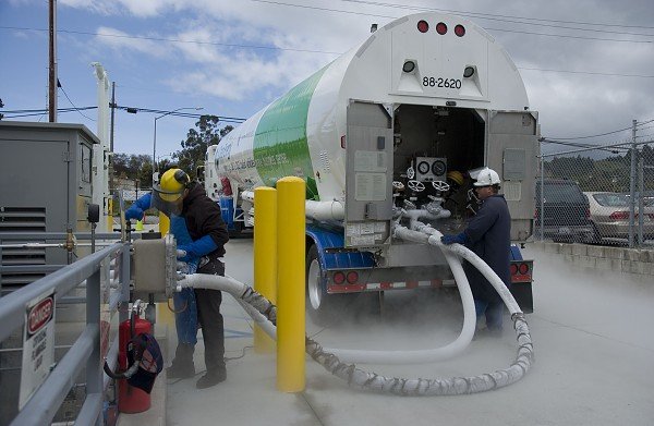 Navistar Joins Forces with Clean Energy Fuels